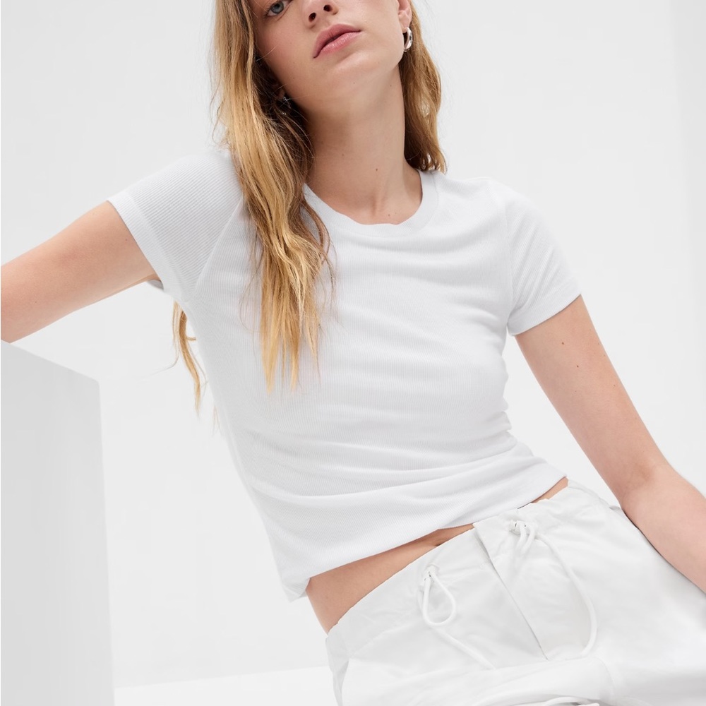 NWT Gap White Mini Rib Cropped T-Shirt 🤍
